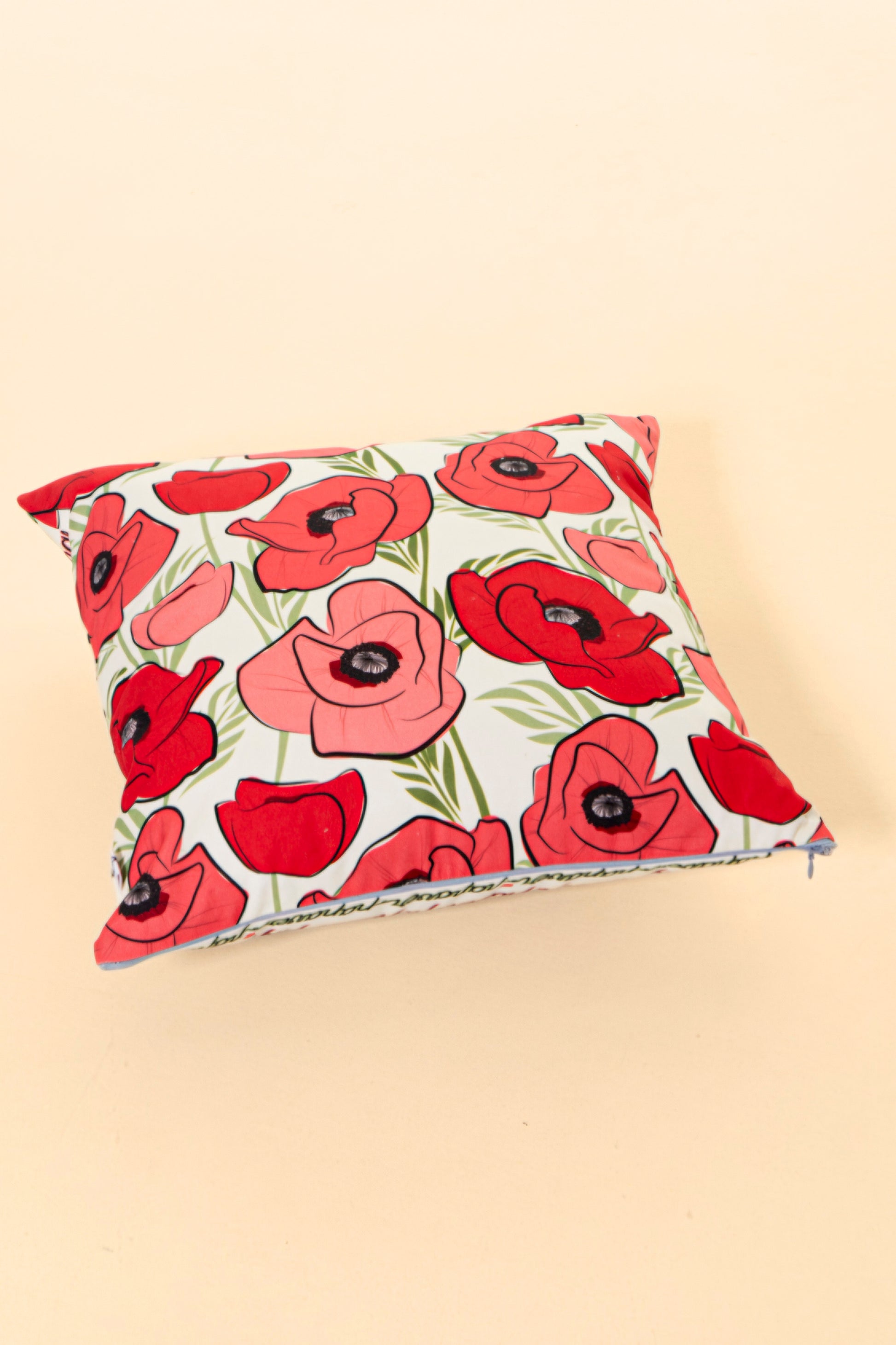Cuscino quadrato disegnato a mano con papavero pattern 